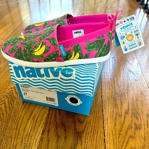Native Venice kids shoes. Hollywood pink,bananas,leaves.New in box+tags